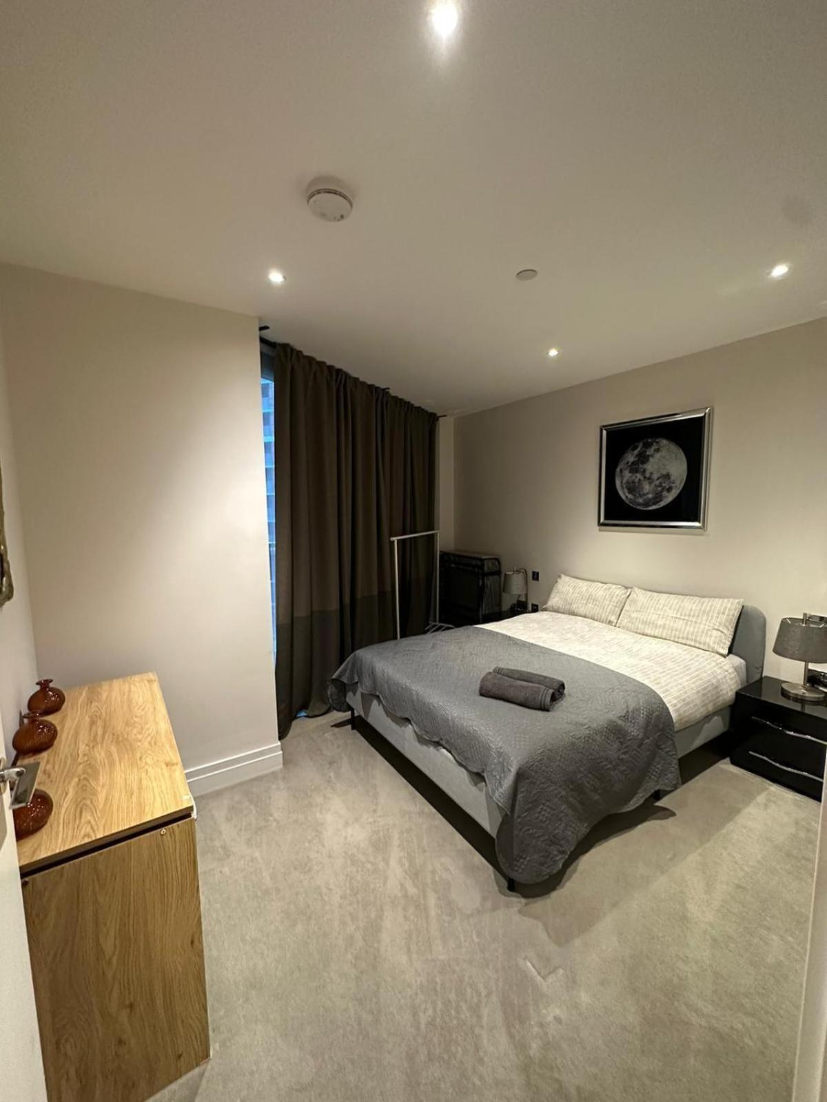 1 Bed Flat In Vauxhall Next To Battersea Londra